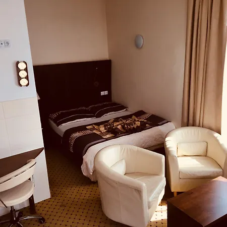 U Cerneho Orla Hotel Kostelec nad Černými Lesy