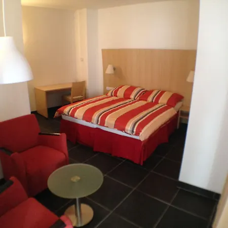U Cerneho Orla 3* Kostelec nad Černými Lesy