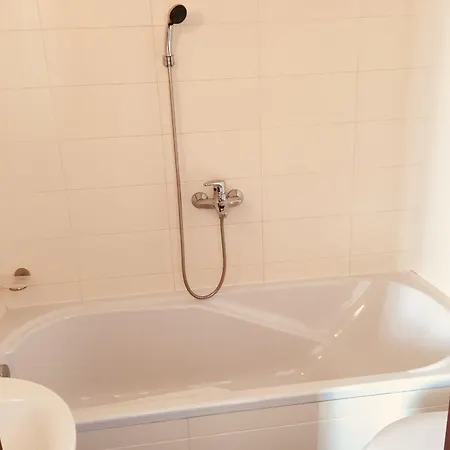 U Cerneho Orla فندق Kostelec nad Černými Lesy