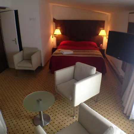 Hotel U Cerneho Orla 3*