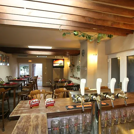 U Cerneho Orla Hotel Kostelec nad Cernymi Lesy