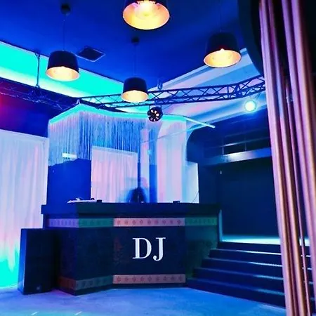 Hotel U Cerneho Orla 3*