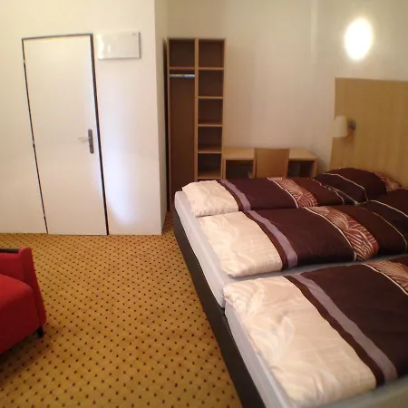 U Cerneho Orla 3* Kostelec nad Cernymi Lesy