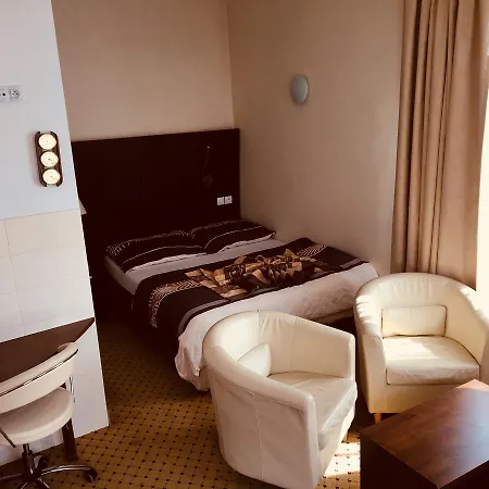 U Cerneho Orla 3* Kostelec nad Cernymi Lesy