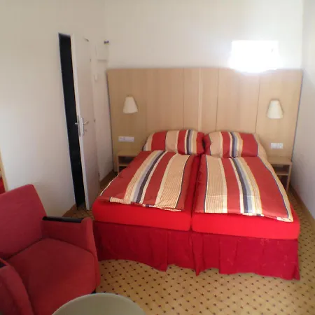 U Cerneho Orla Hotel 3*