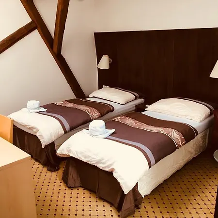 Hotel U Cerneho Orla Kostelec nad Cernymi Lesy